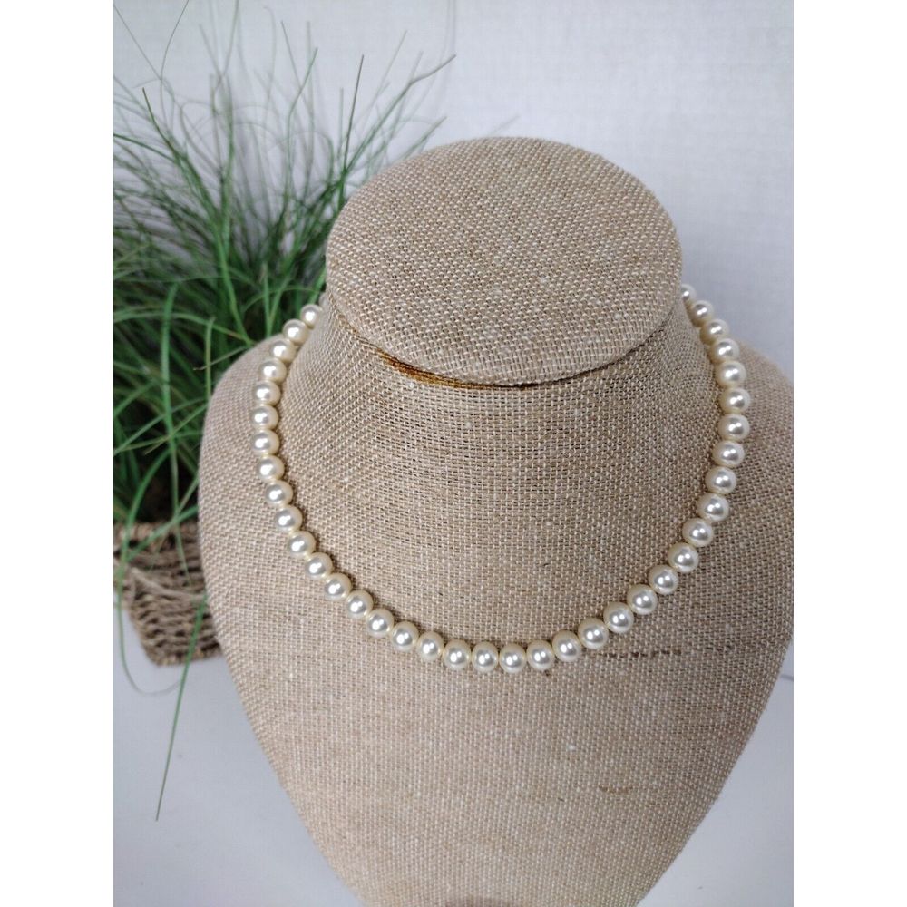 Vintage Laguna Signed Necklace Creamy White With Rhinestone Heart Accents Euc